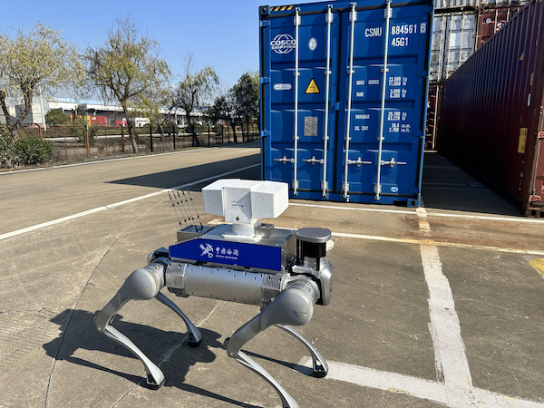 Ningbo-Zhoushan Port pioneers AI robot for container inspections
